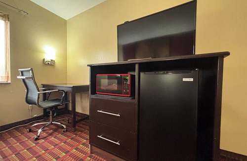 Paris Hotel | Super 8 by Wyndham Paris IL