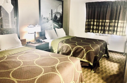 Peru Hotel | Super 8 by Wyndham Peru Starved Rock State Park