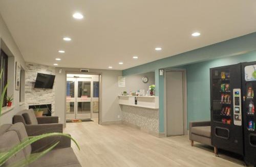 Rockford Hotel | Super 8 by Wyndham Rockford I-90 Casino District