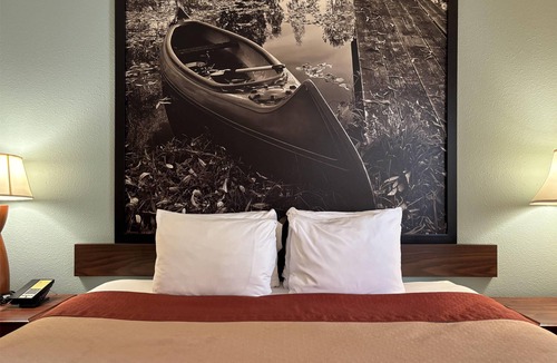 Staunton Hotel | Super 8 by Wyndham Staunton