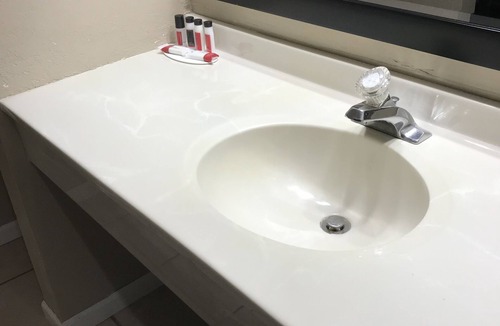 Taylorville Hotel | Super 8 by Wyndham Taylorville IL