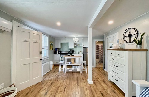 Yachting Village Apartment | Super-Walkable Downtown Studio