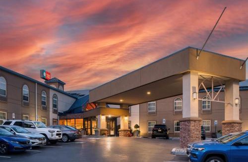 Elizabethtown Hotel | SureStay Plus by Best Western Elizabethtown Lancaster