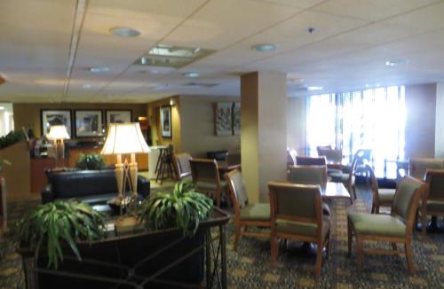 Highland Hills Hotel | SureStay Plus Hotel by Best Western Chicago Lombard