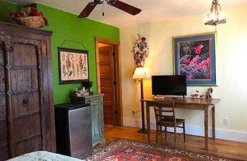 Bigfork Hotel | Swan River Inn