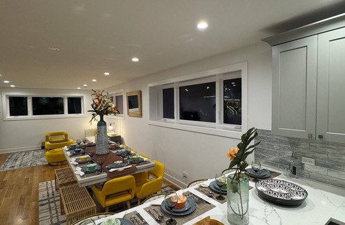 Forest Park House | Swanky Rooftop, Birthday, Anniversary sleeps 16