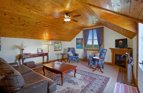 Dripping Springs Apartment | Swing On Inn- Southern Comfort