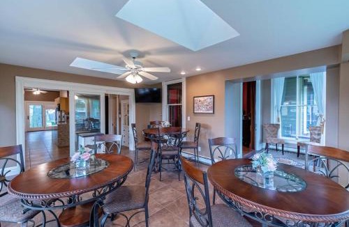 Fairbury House | Take 5 Rendezvous at Hoffman House Fairbury-Entire Home