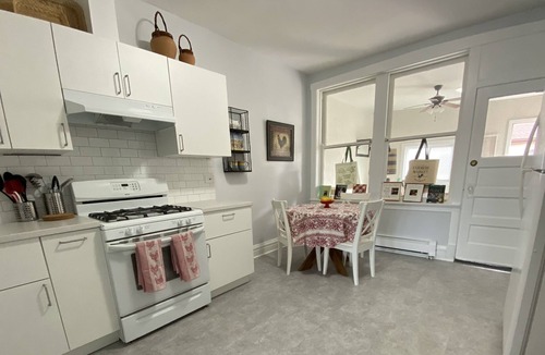 Forest Park Apartment | Taste of Provence-Extended Stay, W/D&DW, 2BR, Pets