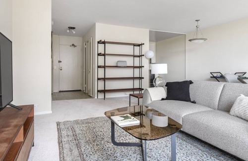 Lake View East Apartment | Tasteful Lakeview 1BR w/ Rooftop Pool, near Wrigley Field, by Blueground