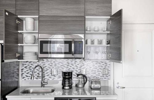 South Loop Apartment | Tasteful South Loop 1BR nr L & Grant Park, by Blueground