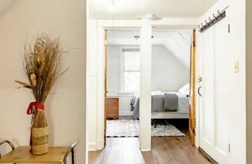 Irving Park East Apartment | The Avondale Attic