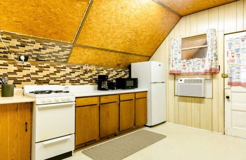 Irving Park East Apartment | The Avondale Attic