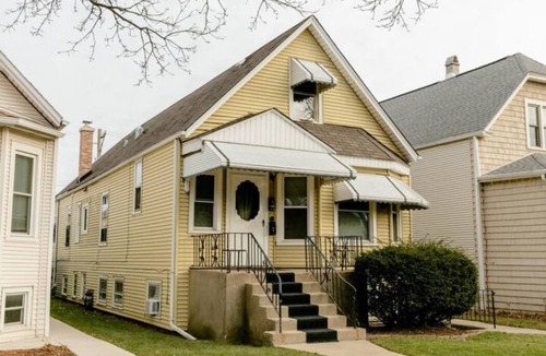 Irving Park East Apartment | The Avondale Attic