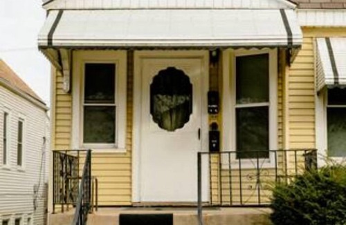 Irving Park East Apartment | The Avondale Attic