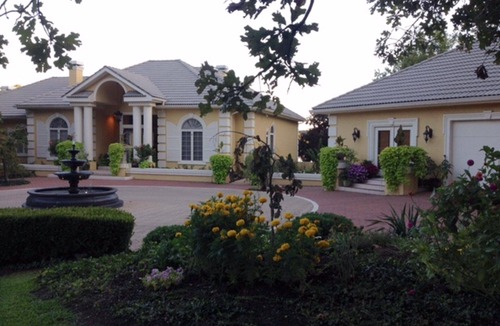 Wolf Creek House | The Beautiful Lake of Egypt's Premier Home Enjoy a 30% discount Oct - April