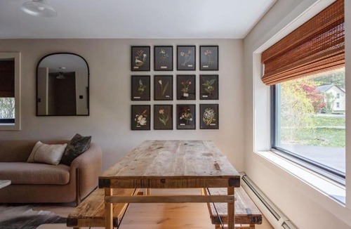 Phoenicia Apartment | The Bend
