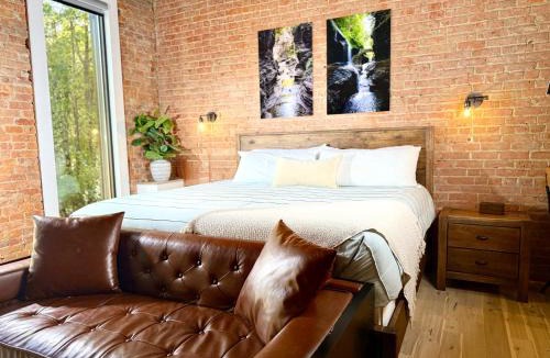 Watkins Glen Hotel | The Benjamin Hotel