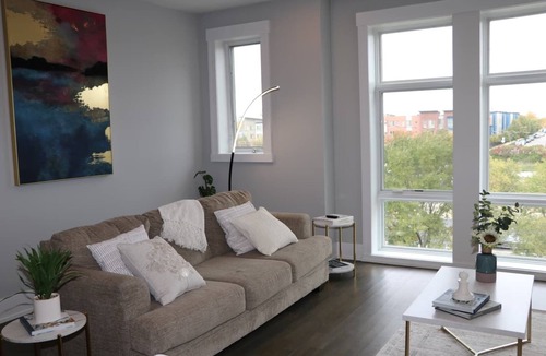 Tri-Taylor Apartment | The Beverly Chicago Near Downtown, United Center and Medical District