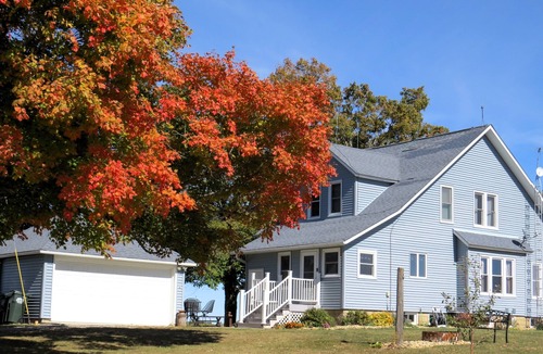 Galt House | The Blue Farmhouse: a quiet place to relax and enjoy the country life!