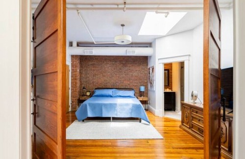 Roanoke Apartment | The Bootlegger. Downtown Loft.