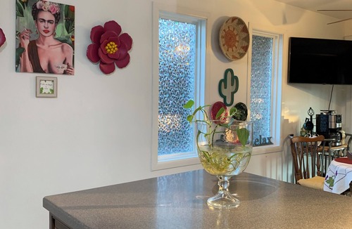 Wood Dale House | The Breathtaking Gallery, 2be/2ba, pet friendly, near O’Hare