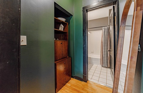 North Center Apartment | The Broasis at Wrigley