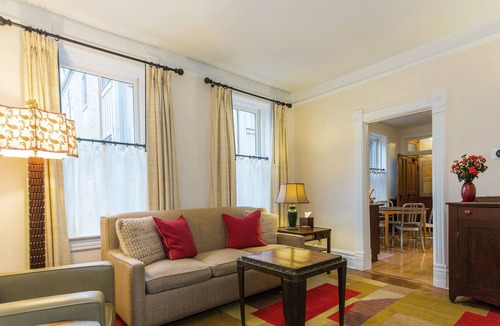 Bucktown Apartment | The Bucktown House #1 - Heart of Bucktown/Wicker Park, 10 Min Uber to Downtown