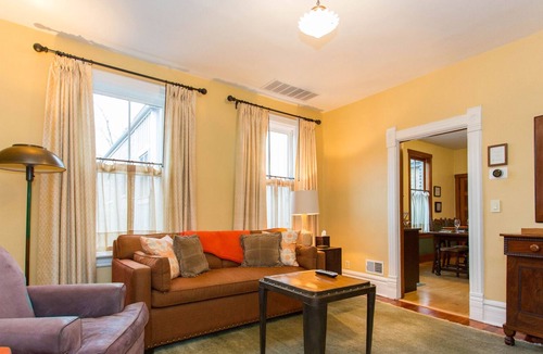 Bucktown House | The Bucktown House #2 - Heart of Bucktown/Wicker Park, 10 Min Uber to Mag Mile