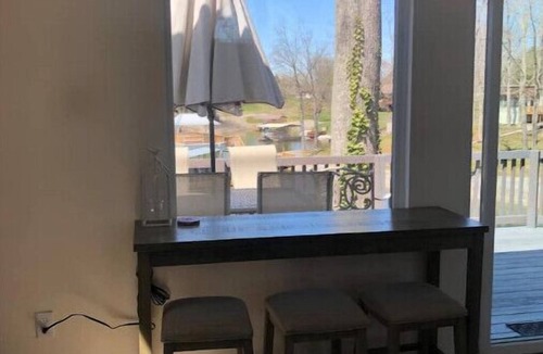 Marion House | The Canary at Lake of Egypt