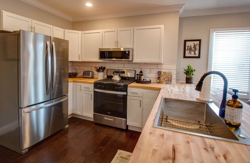 Carlinville House | The Carlinville Cottage