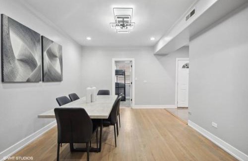 South Shore Apartment | The Chic Urban Oasis Near the Lake!