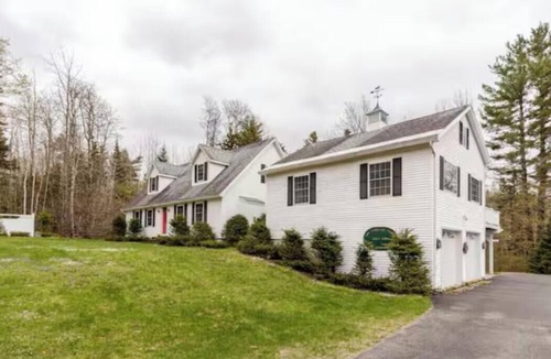 West Dover Apartment | The Eagles Nest - Private Apartment