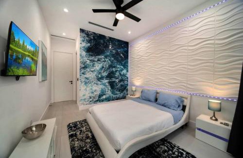 Victoria Park House | The Elements Home with 2 Pools