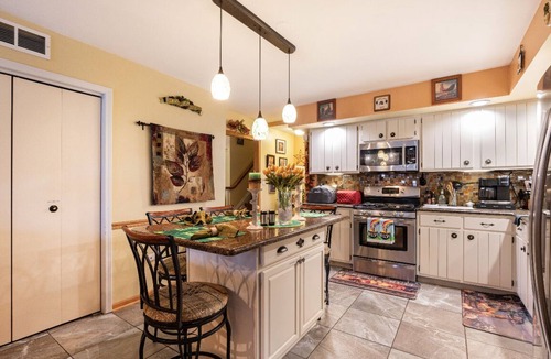 Hoffman Estates House | "The Estates" 2 PRIVATE BEDROOMS in our Home, Hot Tub/Bathrooms & More