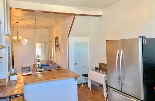 Carrollton Apartment | The Farmhouse Loft "Greene County's Guesthouse"