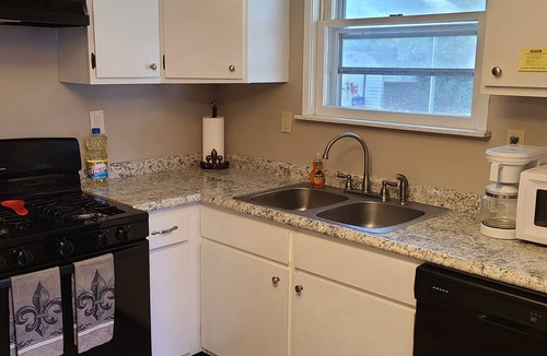 Belleville House | The Frog Prince Cottage- Pet Friendly