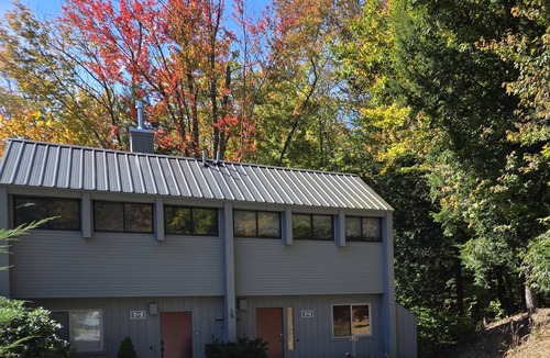 Lincoln House | The Granite Ledge: 3 bed,1.5 bath townhouse w/AC. Across from Loon MTN, Sleeps 8