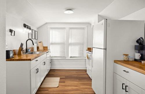 Peoria Heights House | The Heights Nook Peaceful Getaway with a Den