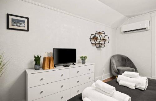 Peoria Heights House | The Heights Nook Peaceful Getaway with a Den