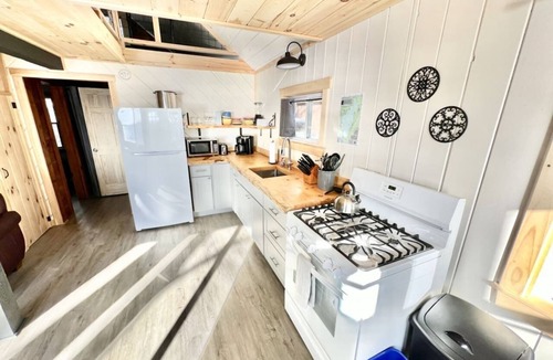 Burnham Cabin | The Hideout Cabin | Steps to the Beach