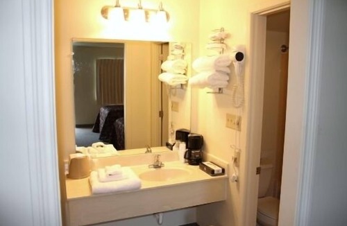 Olney Hotel | The Holiday Motel & Restaurant