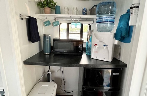 Antioch Boat Rental | The Houseboat @ The Cottages on Petite Lake