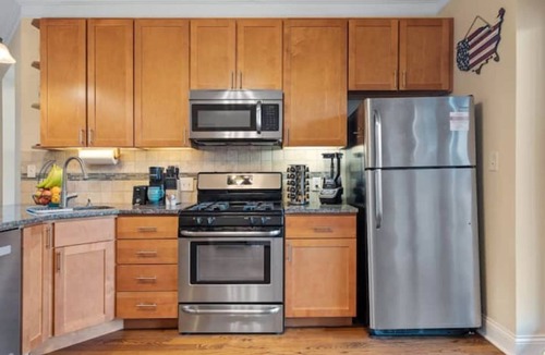 North Center Apartment | The Irving Park Hideaway – Prime Location w/Patio & Parking!