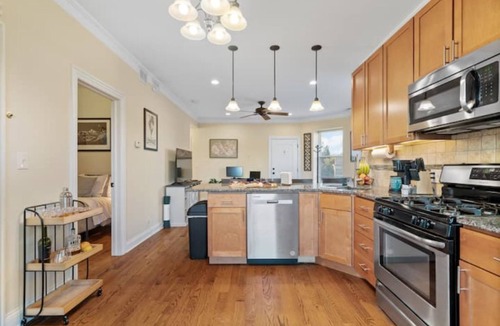 North Center Apartment | The Irving Park Hideaway – Prime Location w/Patio & Parking!