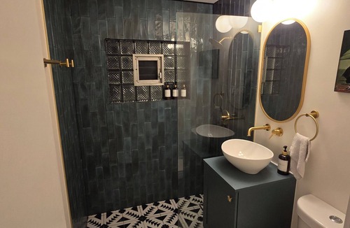 Edgewater House | *The JewelBox* Quiet 3-Bed Townhouse