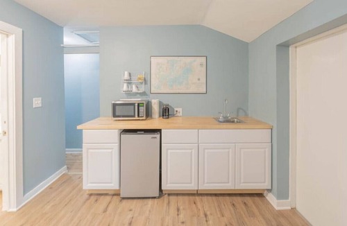 Fox Lake House | The Lakeview Place Boutique Hotel Unit 4