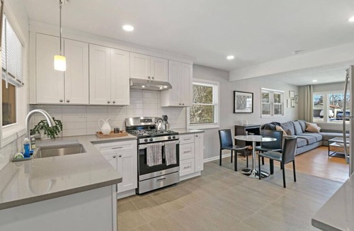 Waukegan House | The Lyons Woods Ranch