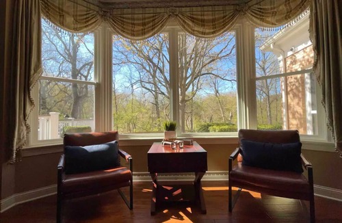 Rockford House | The Mulford Complex Private Estate with Pool & Hot Tub