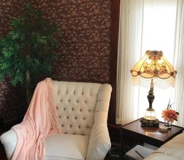 Nauvoo Bed & Breakfast | The Nauvoo Grand Bed & Breakfast